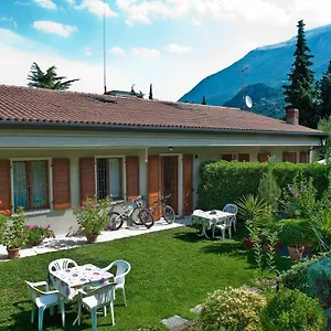 Casa Facchinetti Orange Apartment Malcesine