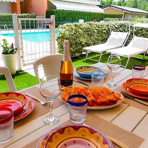 Nuova Casa Al Con Piscina Apartment Desenzano del Garda